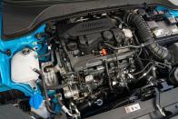 <p>2023 Hyundai Kona comes with a choice of two powertrains: a 147-hp inline-four with a six-speed automatic transmission, or (as on the Limited model) a 195-hp turbo0four teamed with a seven-speed dual-clutch automatic.</p>