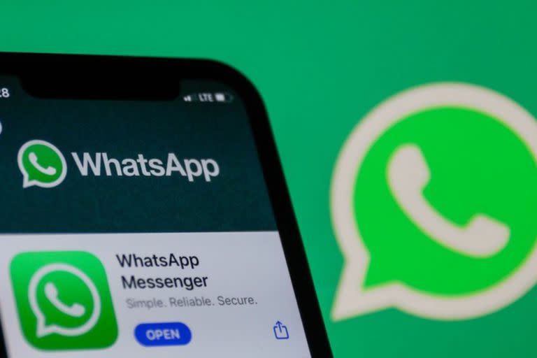 Saber qué versión de WhatsApp tenemos instalada consta de dos simples pasos realizables desde la app