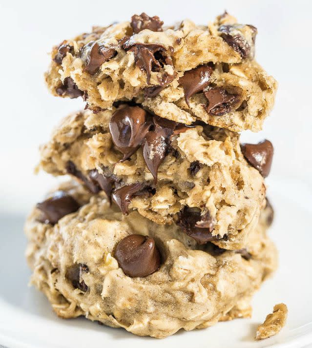 <strong>Get the <a href="http://www.averiecooks.com/2015/04/banana-oatmeal-chocolate-chip-cookies.html" target="_blank">Banana Oatmeal Chocolate Chip Cookies recipe</a> from Averie Cooks</strong>