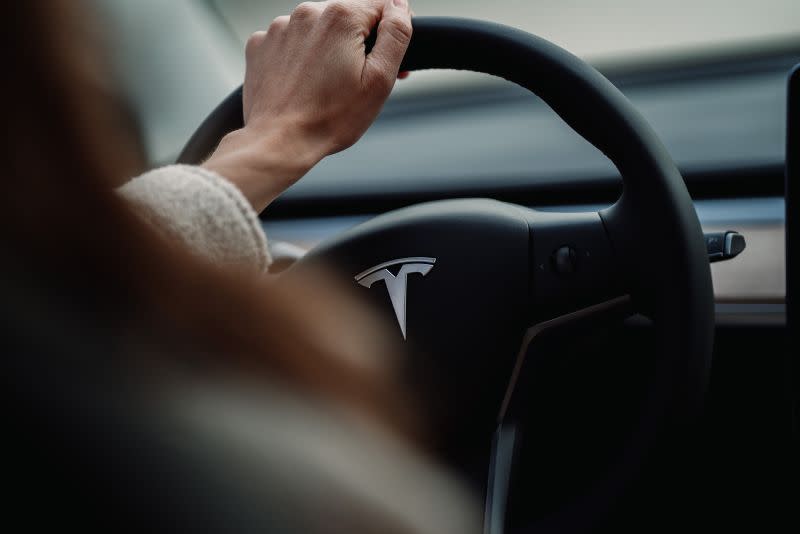 ▲美國電動車巨頭特斯拉（Tesla）於8月25日分割股票「1拆3」計畫，其實這不是特斯拉第一次拆分股票，而是兩年來第二次。（示意圖／取自unsplash）