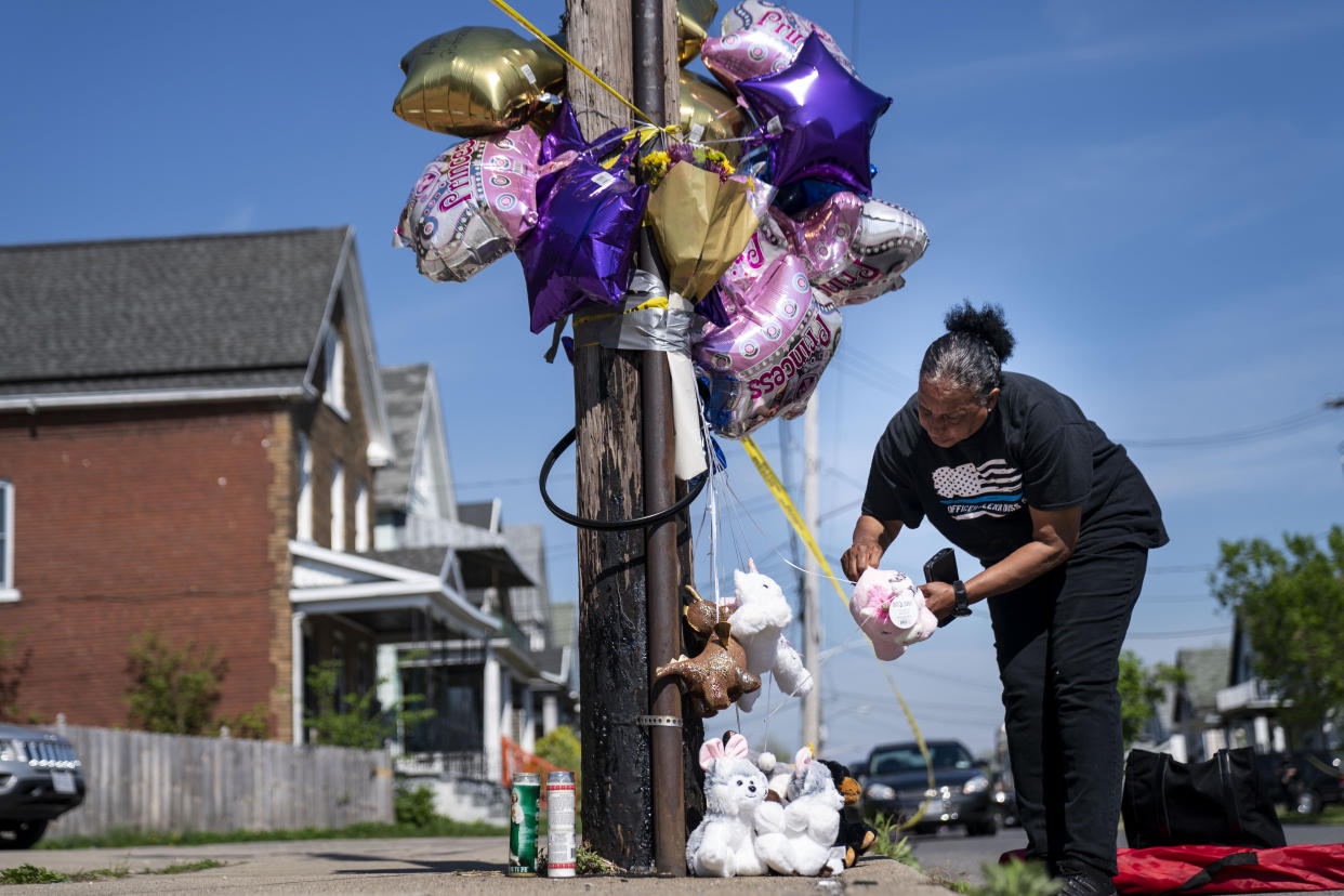 Mass Shooting in Buffalo New York Leaves 10 Dead (Kent Nishimura / Los Angeles Times via Getty Images)