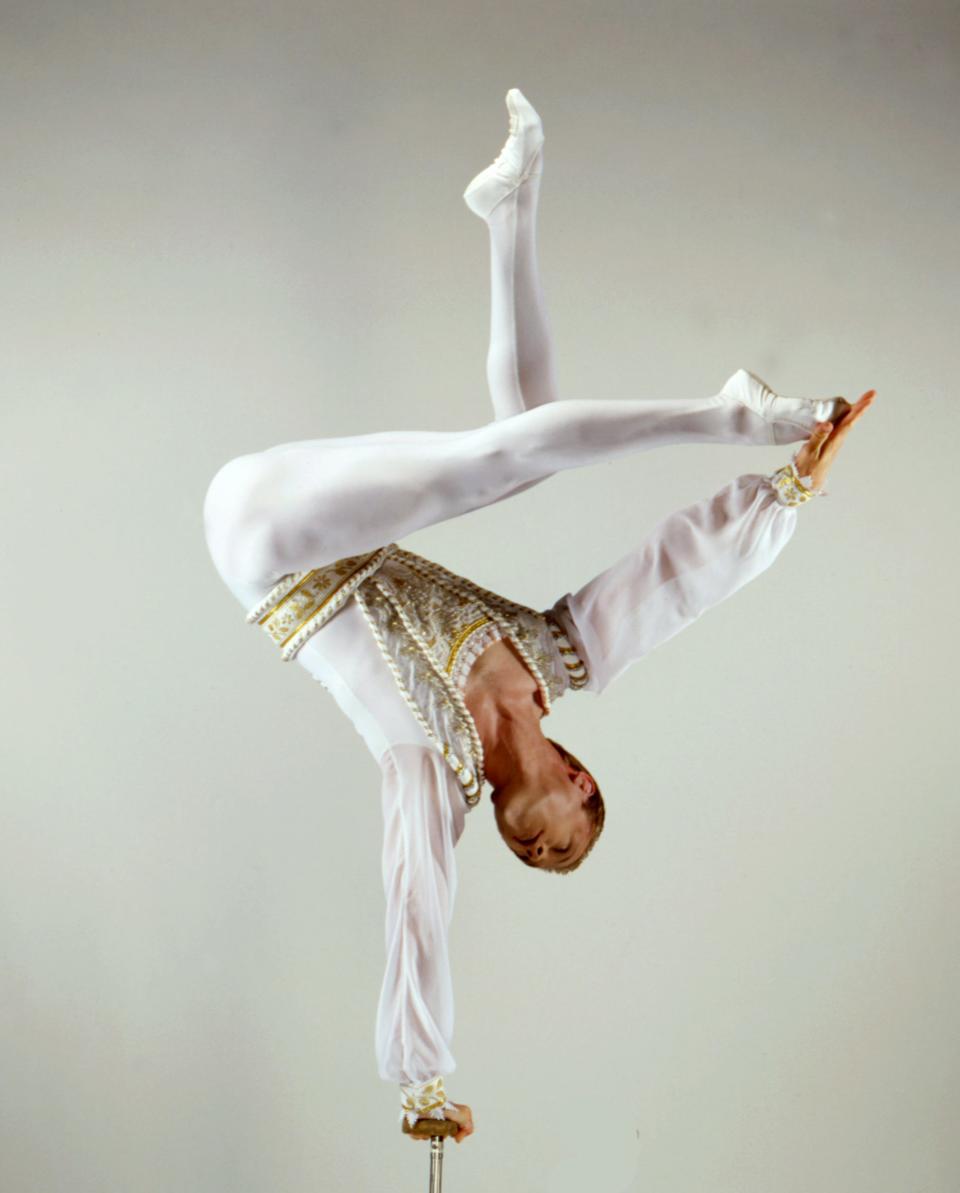 Oleg Izossimov brings his hand balancing act to Circus Sarasota’s 25th anniversary show.