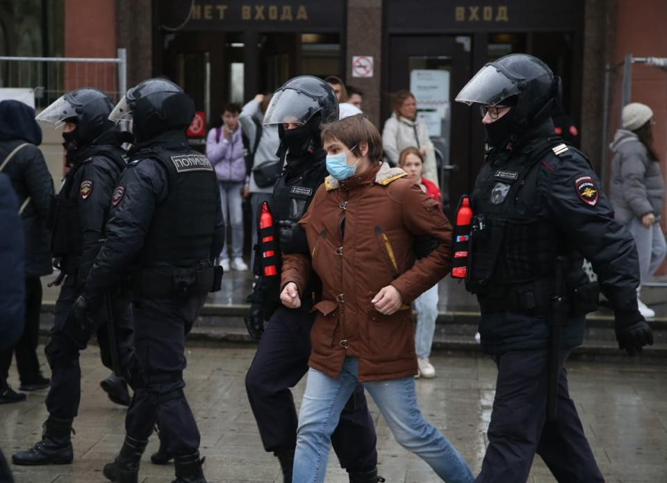 <div class="inline-image__caption"><p>Police officers detain a protester during an unsanctioned rally hosted by the Vesna Movement in protest against the military invasion on Ukraine and partial mobilization on Sept. 24, 2022, in Moscow.</p></div> <div class="inline-image__credit">Getty</div>