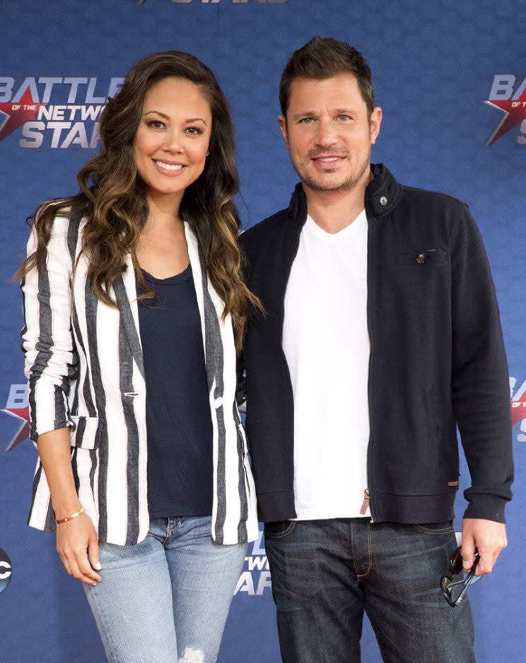 Nick and Vanessa Lachey on the red carpet. 