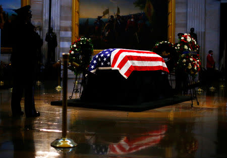 The body of late U.S. Senator John McCain lies in state inside the U.S. Capitol Rotunda in Washington, U.S., August 31, 2018. REUTERS/Eric Thayer