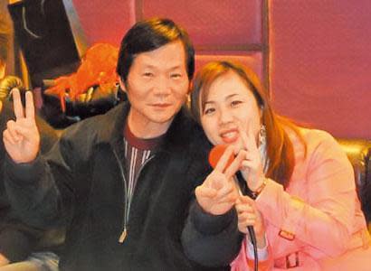 已故省議長劉炳偉（左）淡出政壇後，培養女兒劉美芳（右）接棒選議員。（翻攝劉美芳臉書）