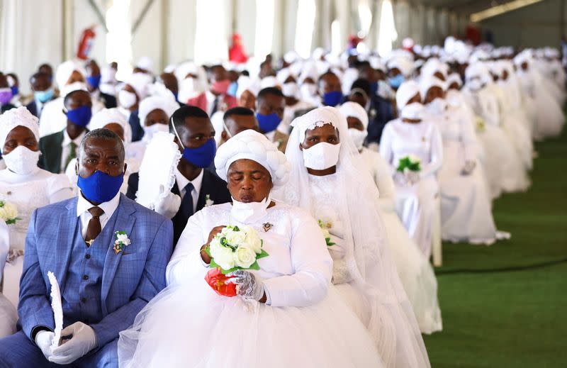 Miembros de la Iglesia celebran una boda multitudinaria en Sudáfrica