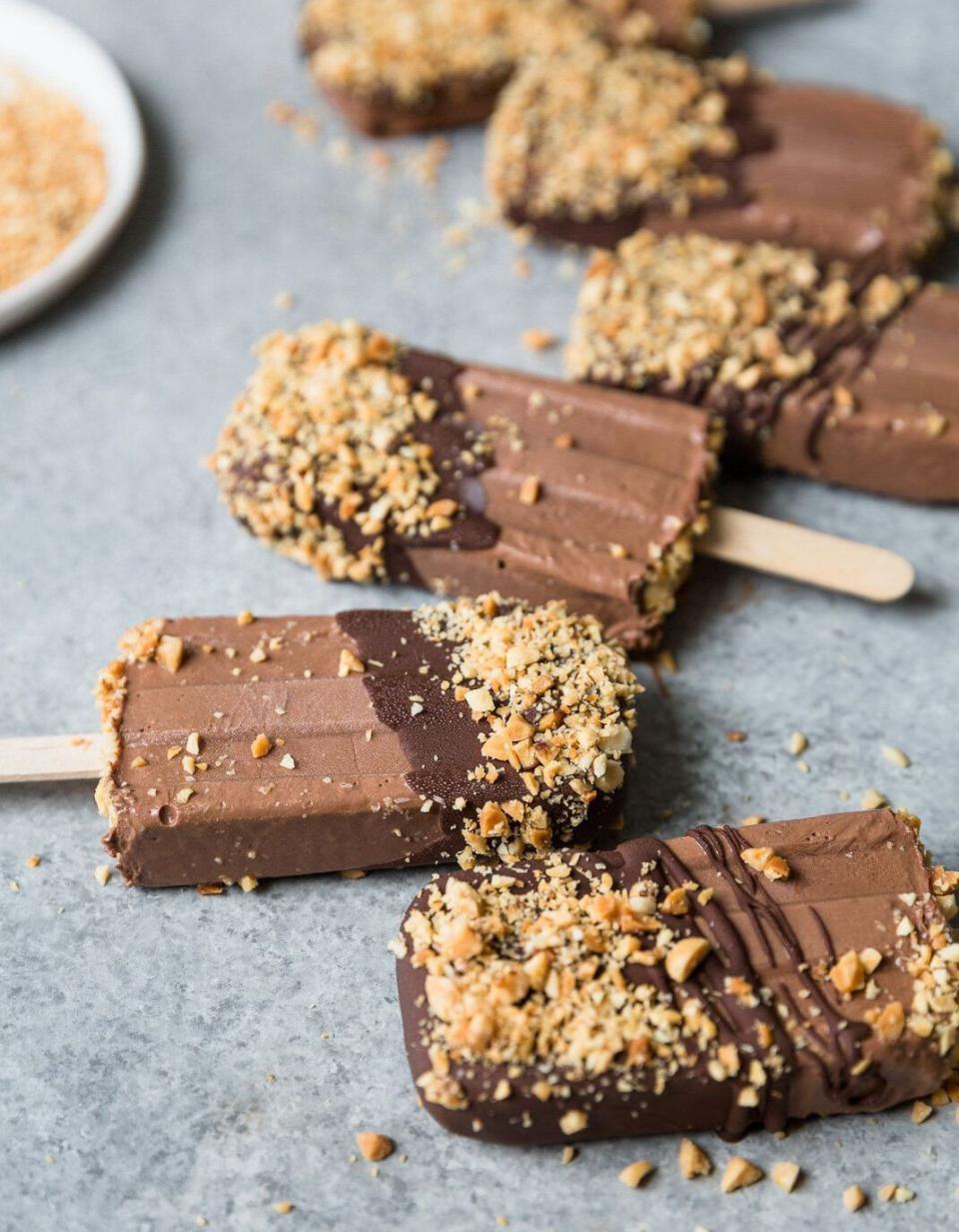 Glaces vegan au chocolat et beurre de cacahuètes