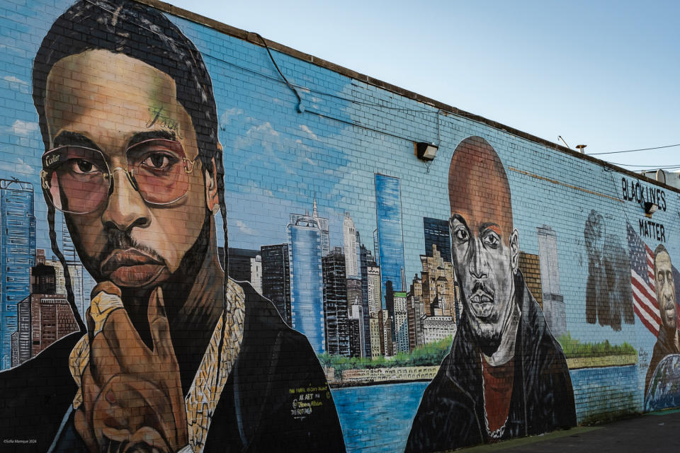 C Town Wall on Flatlands and East 80th Street in Canarsie, painted by Kenny Altidor. From left to right: Pop Smoke, Nas, and George Floyd. Photo by Sofía Mareque. 02/04/2024.