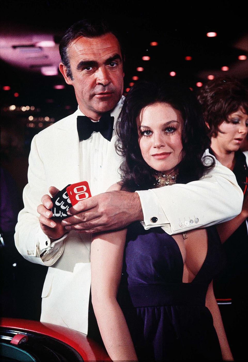 editorial use only no book cover usage mandatory credit photo by danjaqeonuakobalshutterstock 5886291dl sean connery, lana wood diamonds are forever 1971 director guy hamilton danjaqeonua britain film portrait james bond actionadventure les diamants sont éternels