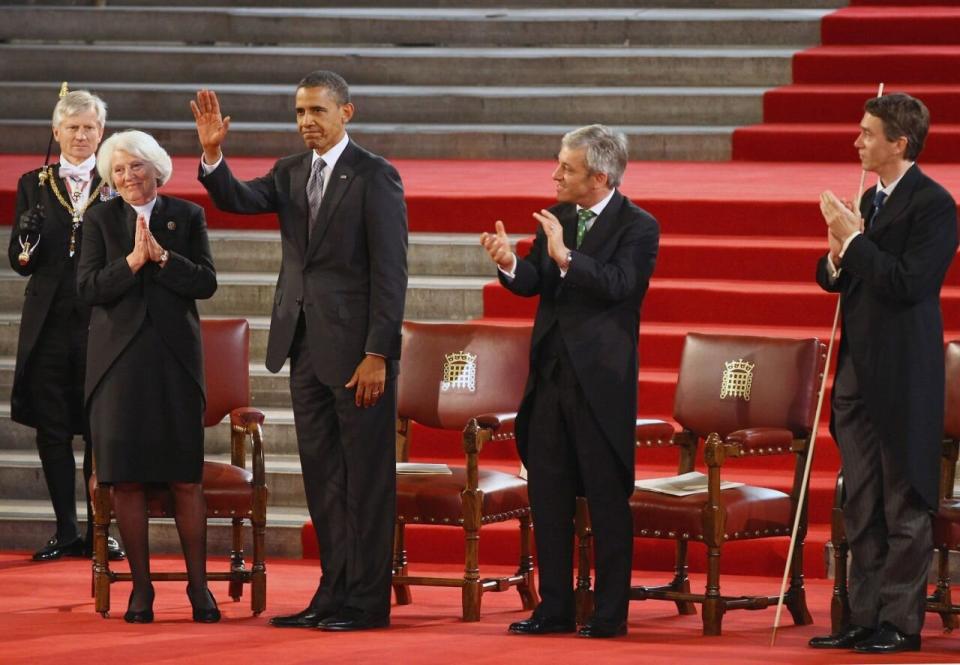 El expresidente de los Estados Unidos, Barack Obama, recibe aplausos tras dar un discurso frente a los miembros del Parlamento en el Salón de Westminster en 2011 (Jeff J Mitchell - WPA Pool / Getty Images).