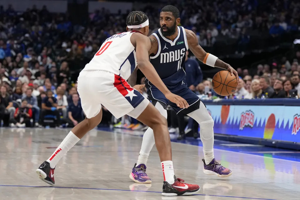 Kyrie Irving（控球者）的運球技巧讓Allen Iverson也認證。（NBA Photo by Sam Hodde/Getty Images）