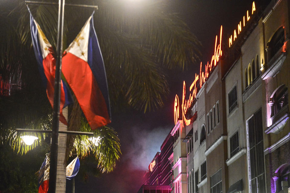 <p>A view of the Resort World Manila hotel in Pasay city, south of Manila, Philippines, June 2, 2017. (Photo: Ezra Acayan/EPA) </p>