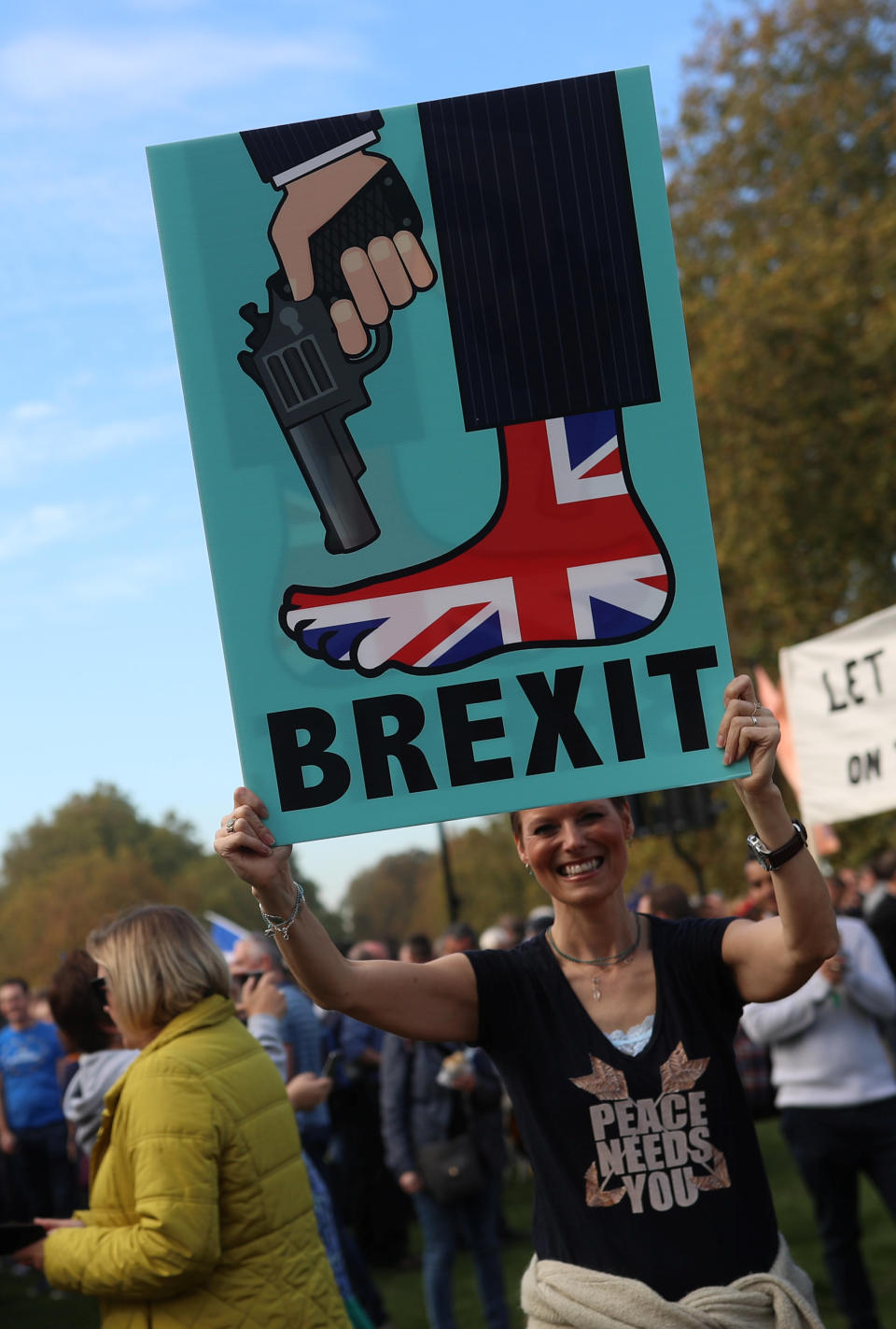 Protesters participating in an anti-Brexit demonstration, march through central London, Britain October 20, 2018. (REUTERS)