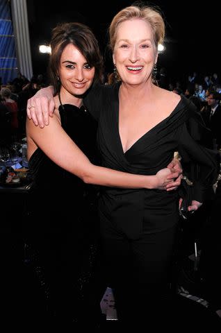 <p>Dimitrios Kambouris/Wireimage</p> Penélope Cruz and Meryl Streep on Jan. 25, 2009