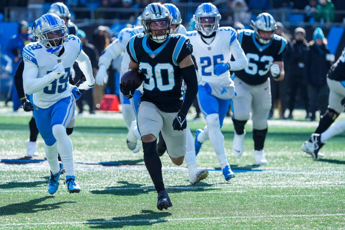 Panthers beat Buccaneers behind strong rushing attack, two TDs