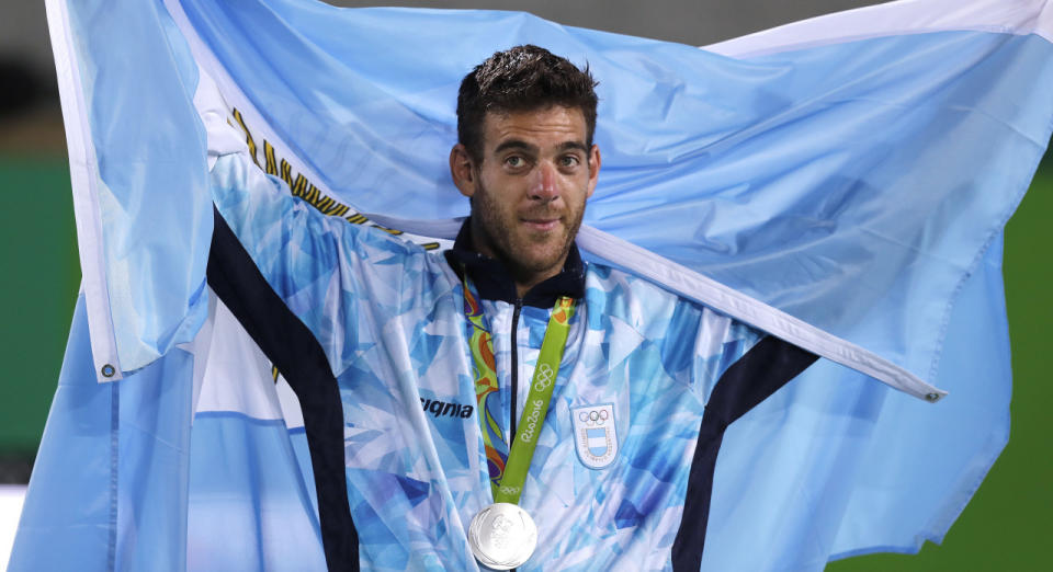 A sus campeones, Argentina les dará 70 mil dólares / En la imagen, Juan Martin del Potro, ganador de la medalla de plata en tenis varonil.
