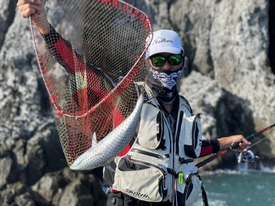 2021基隆國際磯釣賽，個人組冠軍胡怡仁。
