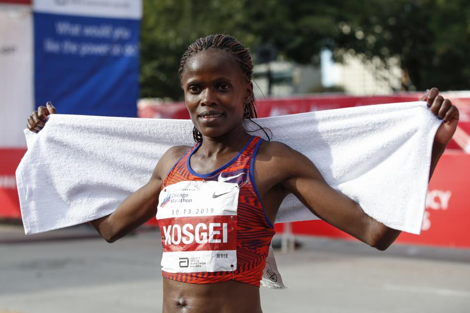 <h1 class="title">MARATHON-US-CHICAGO</h1><cite class="credit">KAMIL KRZACZYNSKI/Getty Images</cite>