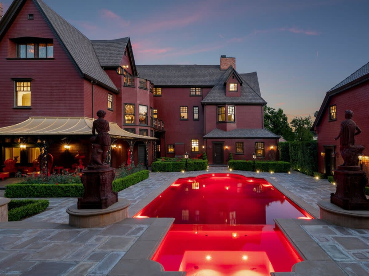 The blood red pool at Kat Von D’s former home (Compass)