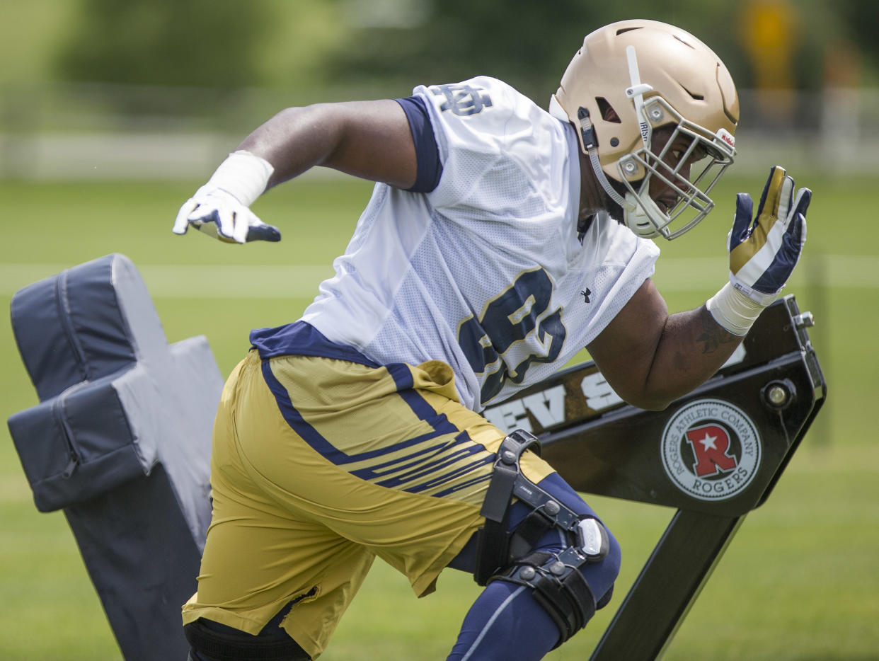 Notre Dame transfer Jay Hayes could provide a big boost for the Oklahoma defensive line. (Robert Franklin/South Bend Tribune via AP)