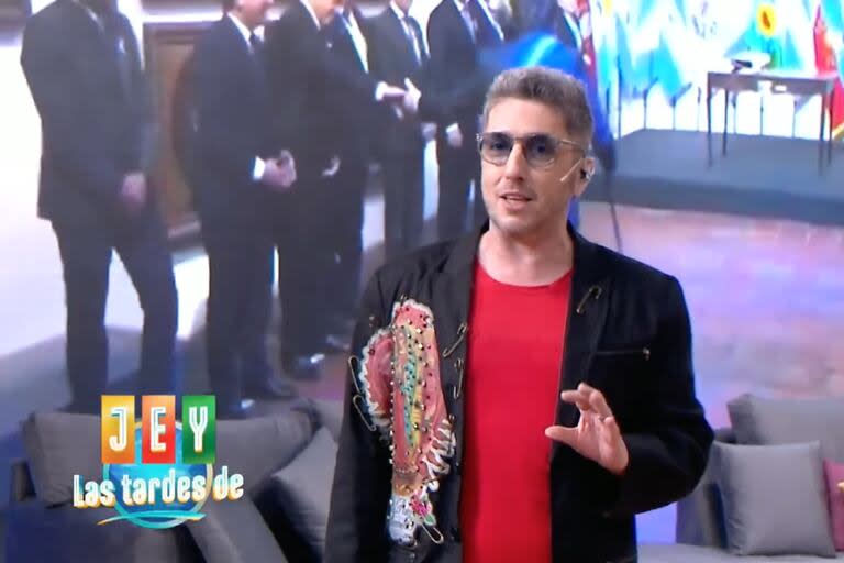 Jey Mammon regresó a la televisión sin hablar del pasado, con dos invitados de lujo y una mención especial a Karina Mazzocco