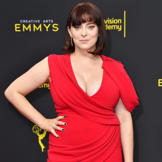 Crazy-Ex Girlfriend' Star Rachel Bloom Shares Bouncy Video From Hilarious  'Heavy Boobs' Shoot