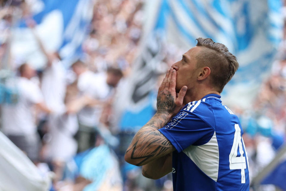 Schalke 04 darf nach einem emotionalen Punktgewinn weiter auf den Klassenerhalt in der Bundesliga hoffen. (Bild: Reuters)