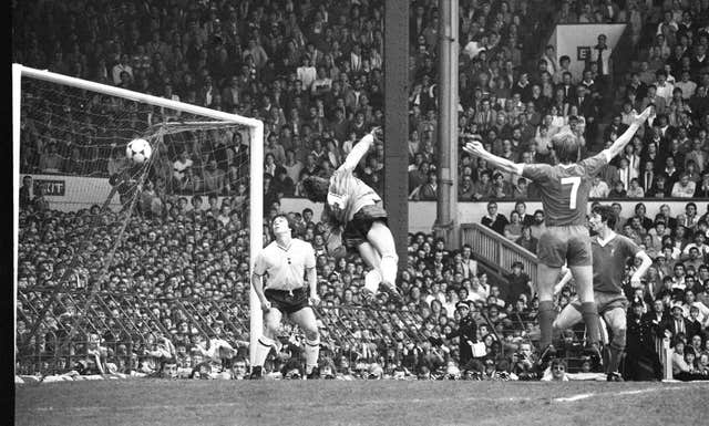 Kenny Dalglish (7) celebrates Mark Lawrenson's goal