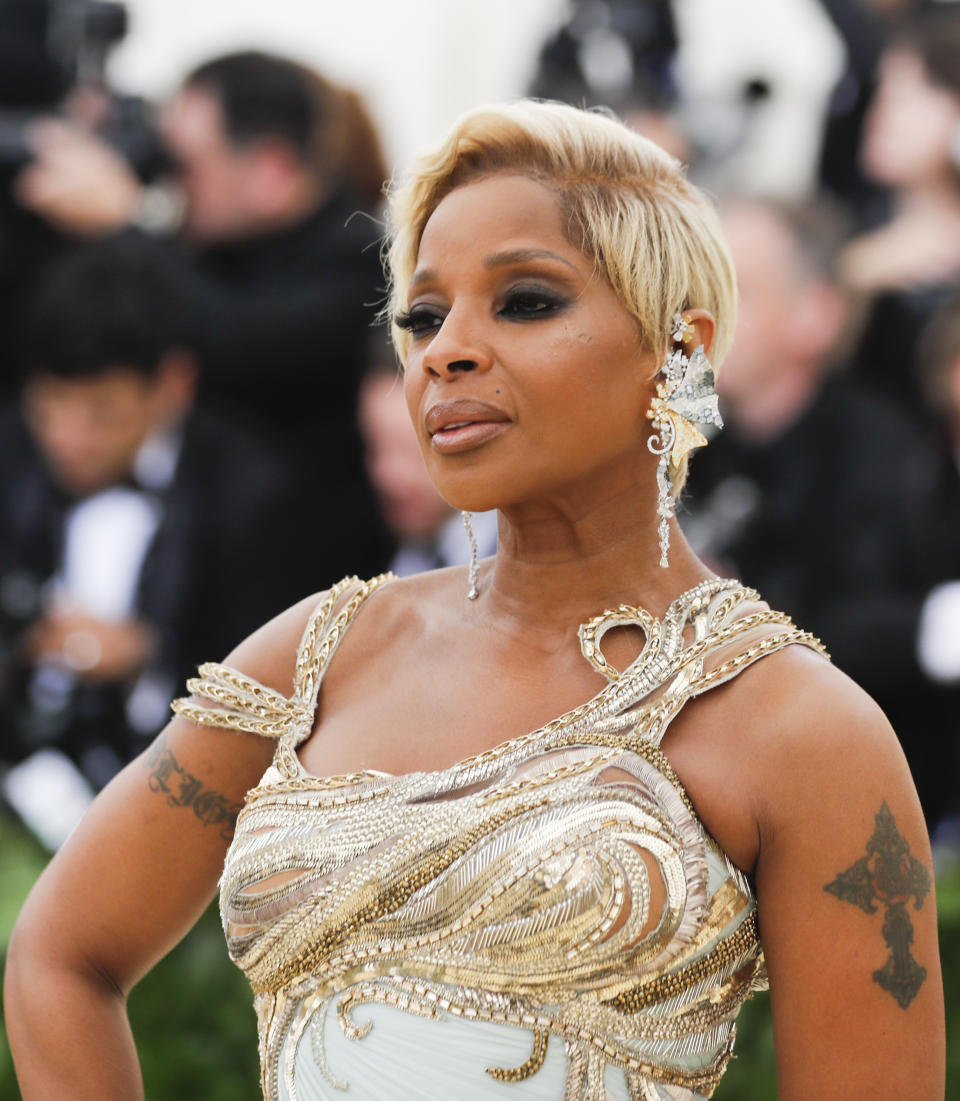 Singer-Songwriter Mary J. Blige arrives at the Metropolitan Museum of Art Costume Institute Gala (Met Gala) to celebrate the opening of “Heavenly Bodies: Fashion and the Catholic Imagination” in the Manhattan borough of New York, U.S., May 7, 2018. REUTERS/Carlo Allegri