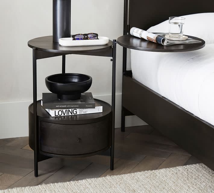 6) Warren 19" Swivel Nightstand