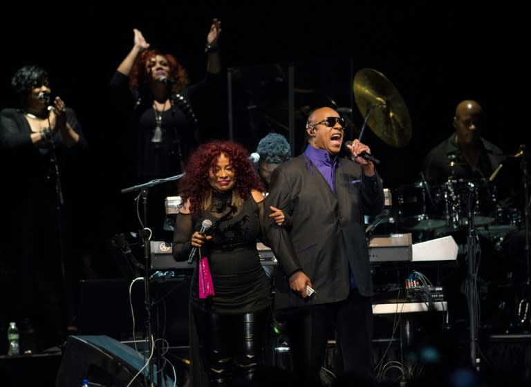 Chaka Khan and Stevie Wonder perform at a tribute concert to Prince in Minnesota on October 13, 2016