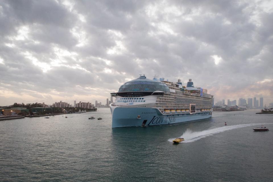 El incidente se suscitó en el Icon of the Seas, un crucero de 1.196 pies de eslora y 20 cubiertas de altura (AFP via Getty)