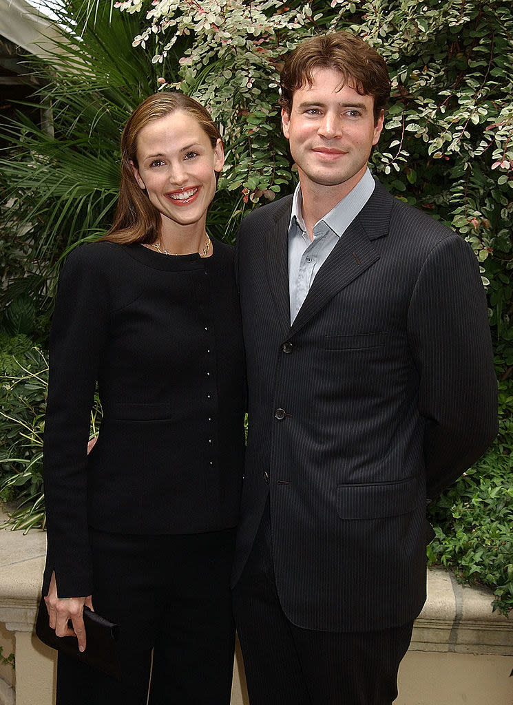 Scott Foley and Jennifer Garner dressed in black