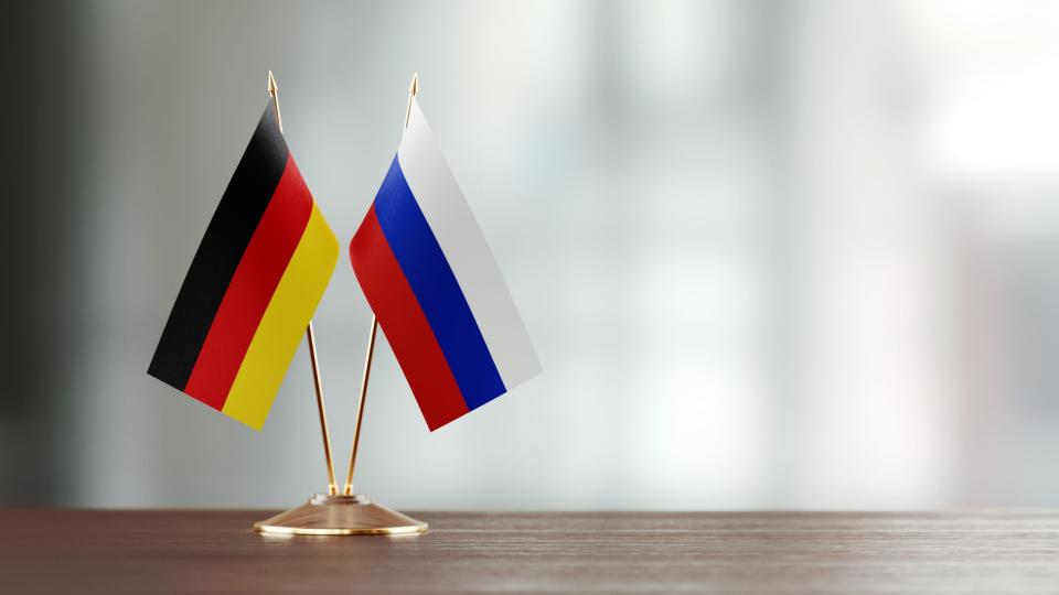 Eigentlich hat der Westen strenge Sanktionen für den Handel mit und aus Russland verhängt. Doch noch immer exportieren deutsche Firmen nach Russland. - Copyright: Getty Images