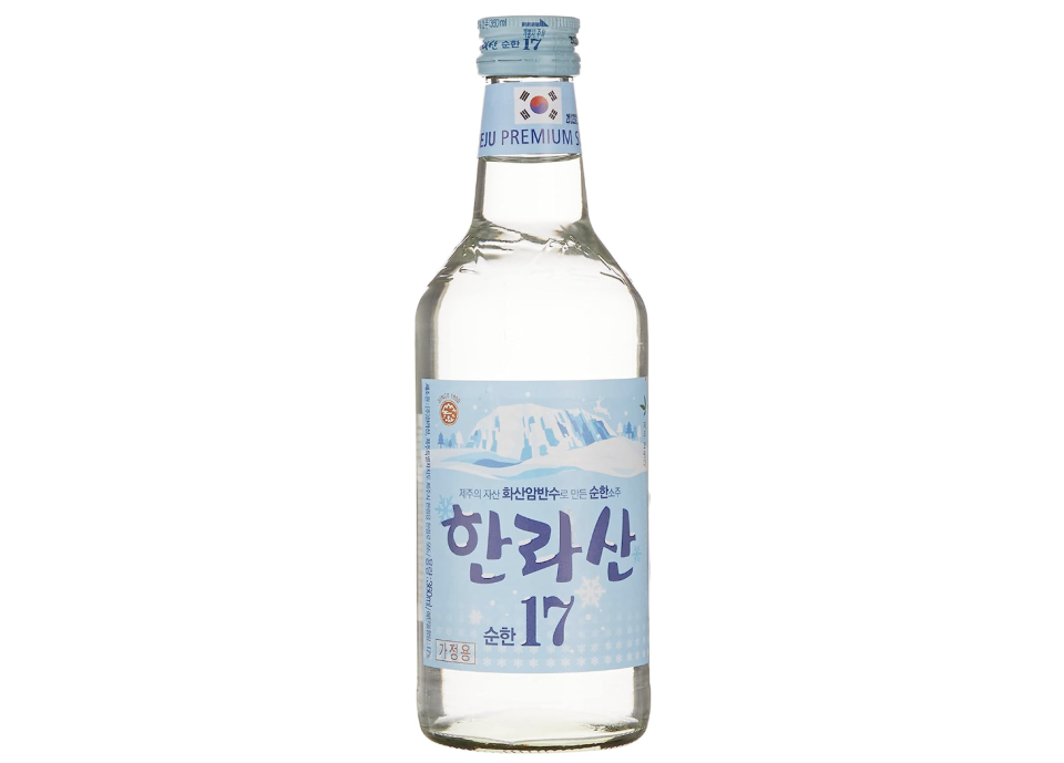 Hallasan Jeju Soju (Alc. 17%) - Korean, 360ml (Photo: Amazon)