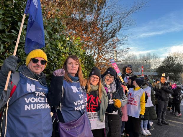 Daily Echo: las enfermeras del NHS en Southampton se encuentran entre las que participan en una acción industrial generalizada
