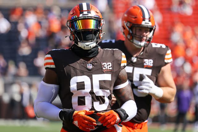 How did David Njoku burn his face? Browns star shows extent of facial  burns, NFL fans laud bravery, faces roblox military 