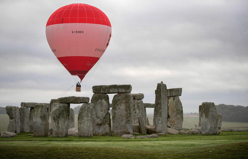 English Heritage Launch Stonehenge Hot Air Balloon Competition