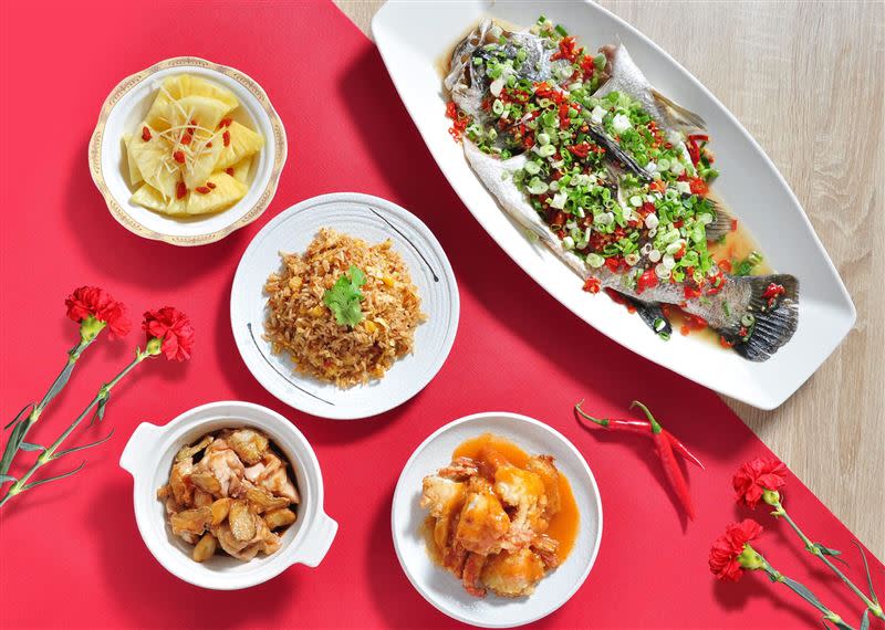 台北凱撒大飯店推出「四人同行媽媽免費」的餐期優惠活動。（圖／業者提供）