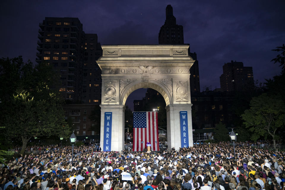 Sen. Elizabeth Warren (D-Mass.) stood under the Washington Square Park arch named for George Washington, but insisted, "We&rsquo;re not here today because of famous arches or famous men." (Photo: Drew Angerer/Getty Images)