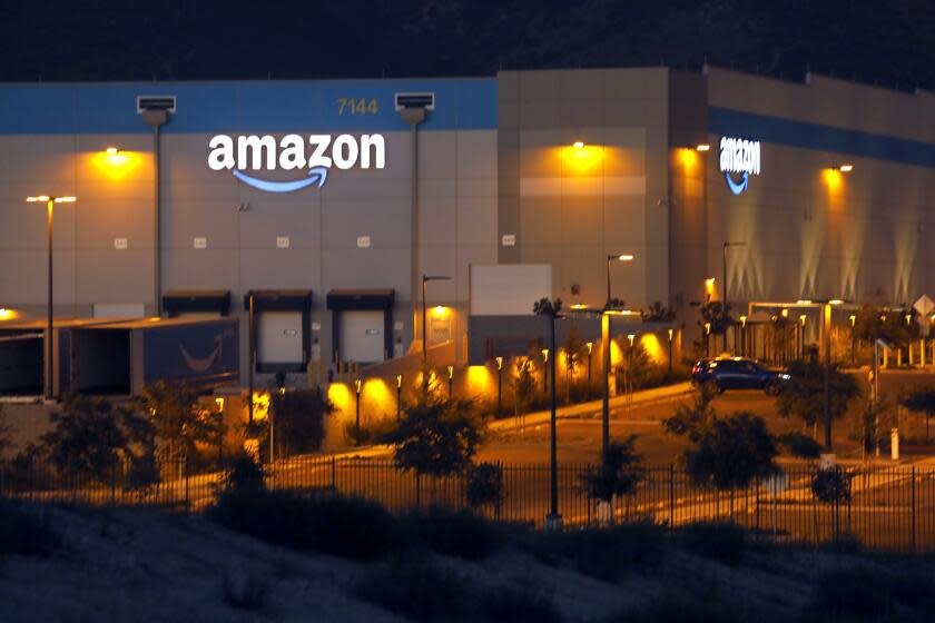 San Diego, Otay Mesa, California-Aug. 11, 2022- Amazon - SAN5 - Sortation Center is a fulfillment center located at 7144 Otay Mesa, Road, Otay Mesa, San Diego, California. Photograph taken on Aug. 11, 2022. Carolyn Cole / Los Angeles Times)