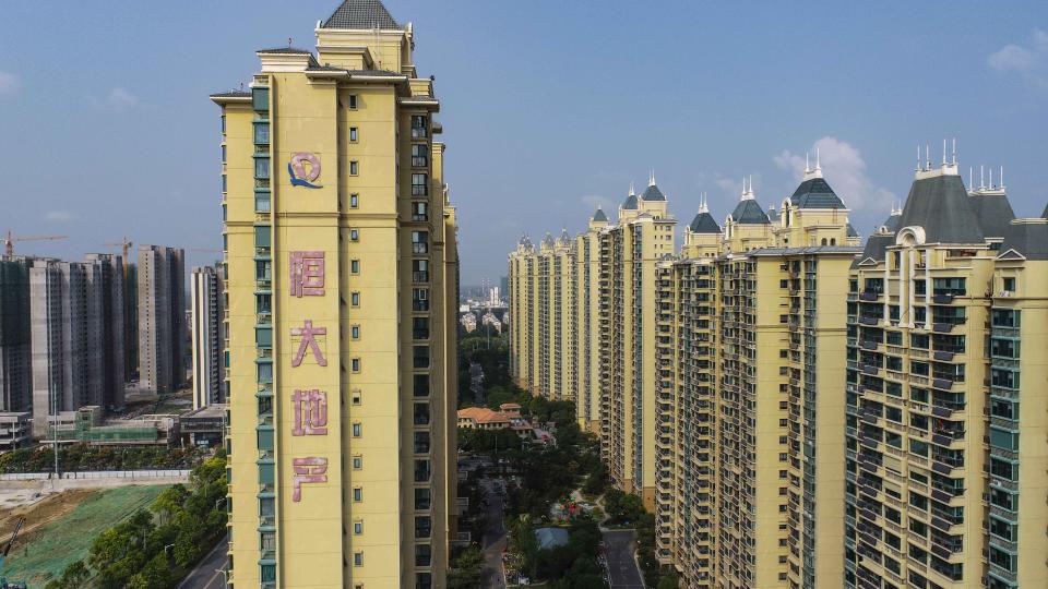 HUAI'AN, CHINA - SEPTEMBER 17, 2021 - A property developed by Evergrande Group is seen in Huai 'an, Jiangsu Province, on September 17, 2021. S&p Global Ratings downgraded China Evergrande Group and its subsidiaries to 