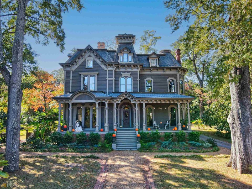 outside shot of creel house decorated for halloween