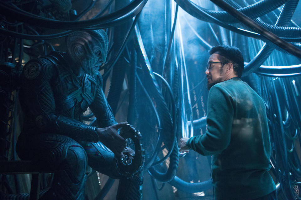 STAR TREK BEYOND, from left: Idris Elba as Krall, director Justin Lin, on set, 2016. ph: Jaimie Trueblood / © Paramount Pictures / courtesy Everett Collection