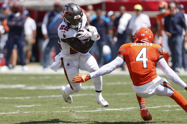 Buccaneers stay unbeaten with 27-17 victory over Bears