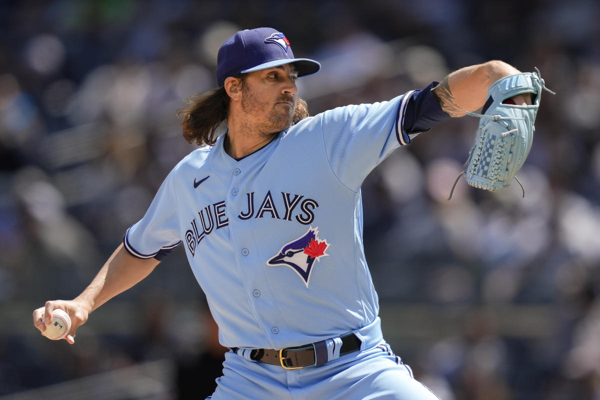 Trimmer Guerrero helps Jays finish series win over Yanks