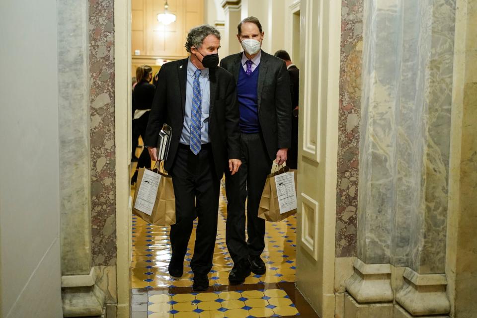 Sens. Sherrod Brown (D-Ohio) and Ron Wyden (D-Ore.) proposed the unanimous consent bill. With Toomey's objection, the fate of their proposal is up in the air. (Photo: JOSHUA ROBERTS via Getty Images)