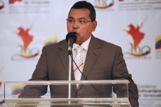 El ministro del Interior de Venezuela, Néstor Reverol, informó el sábado que la policía investiga la difusión de mensajes "desestabilizadores" en las redes sociales, en momentos de incertidumbre sobre la salud del presidente Hugo Chávez, hospitalizado en Caracas por un cáncer. (AFP | Leo Ramírez)