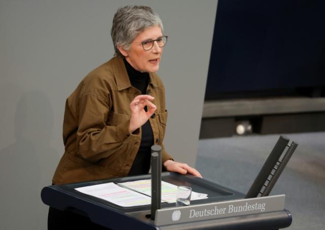 Die Fraktionsvorsitzende der Grünen im Bundestag, Britta Haßelmann, verlangt von ihren Koalitionspartnern in der Ampel-Regierung mehr Engagement beim Klimaschutz.